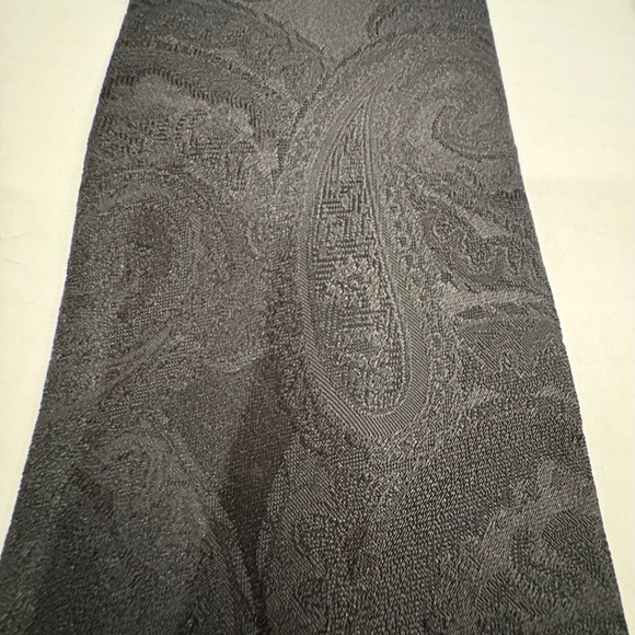 Wembley Vintage Black Paisley Tie - Picture 2 of 3